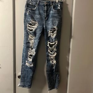 Distressed American eagle jeans